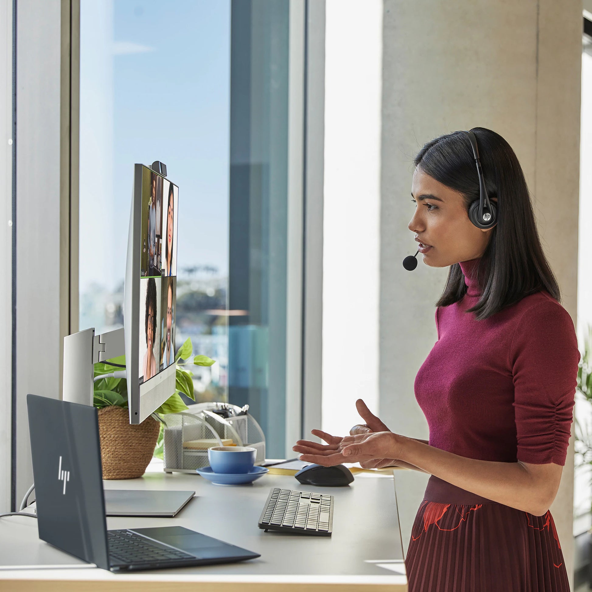 HP EliteOne 870 G9 27 inch All-in-One Desktop PC