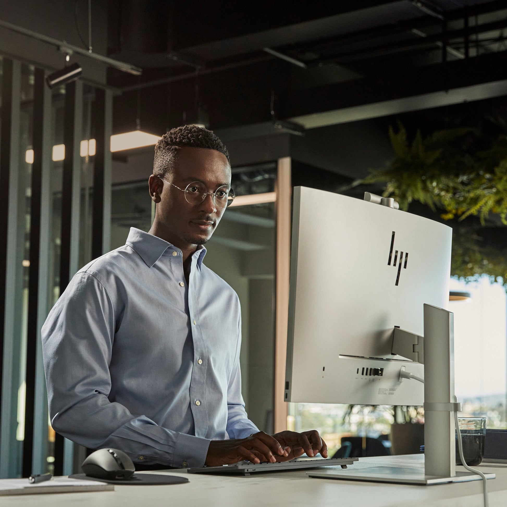 HP EliteOne 870 G9 27 inch All-in-One Desktop PC