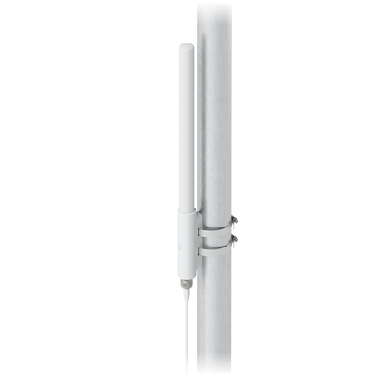 Front view of the UACC-USL-ANT-HG UniFi SuperLink antenna secured to a metal pole with two mounting clamps