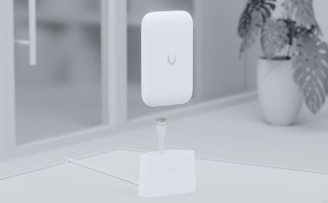 Exploded view of the UniFi Swiss Army Knife Ultra, Ethernet cable and UACC-UK-Ultra-TS table stand