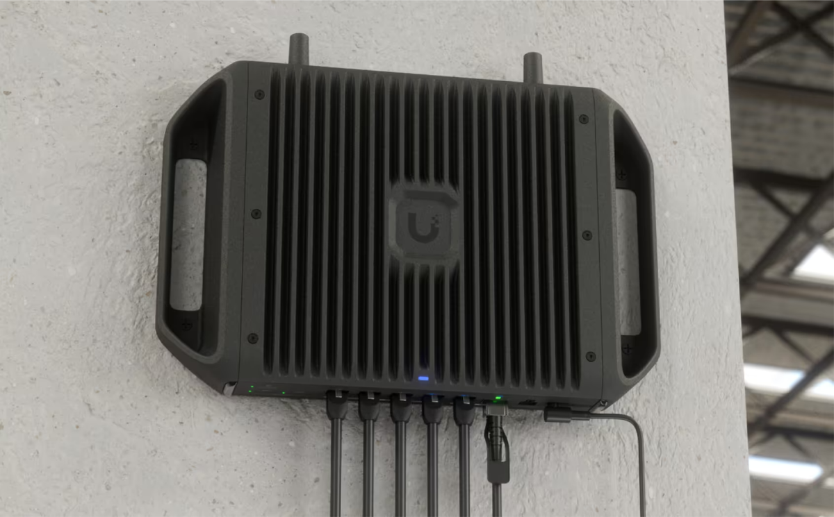 Ubiquiti UCG-Industrial UniFi Cloud Gateway Industrial (270W)